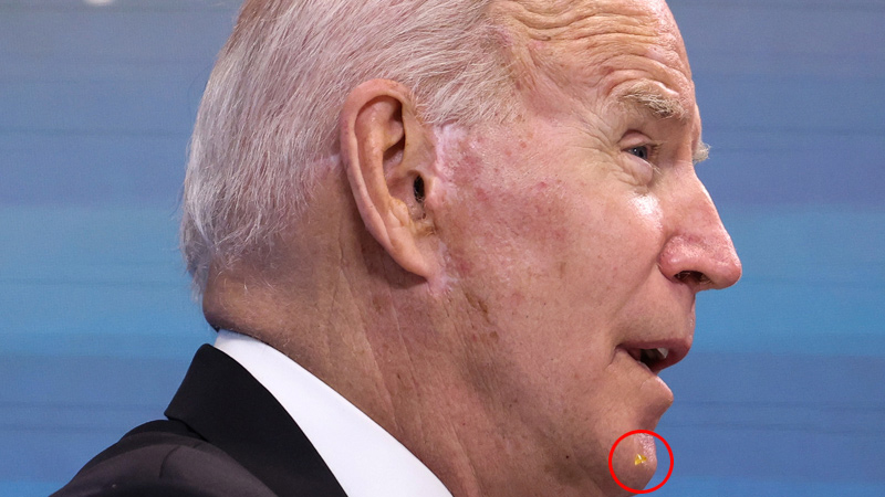 Disgusting! Staffer Informs Biden About “Something on Chin” – He Wipes It Off and Eats It!