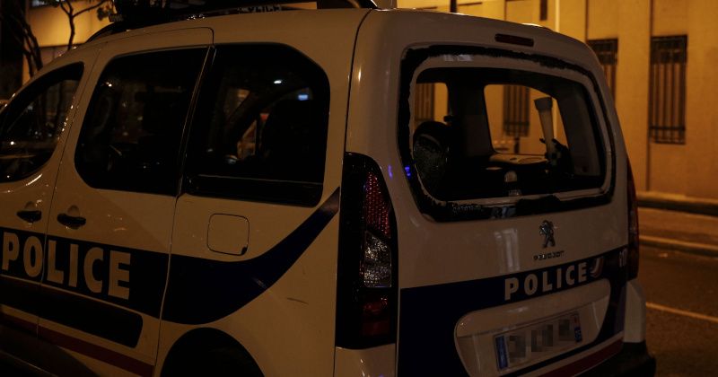 Female Suspect Injures Three French Cops in 'Acid Attack'