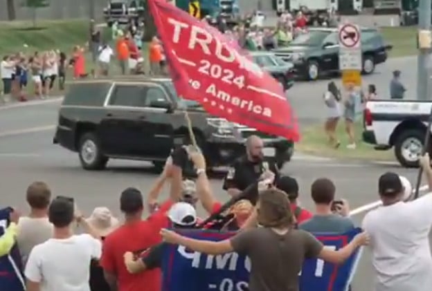 Joe Biden Motorcade Greeted In Allentown, PA By People Chanting 'Trump! Trump! Trump!' (VIDEO)