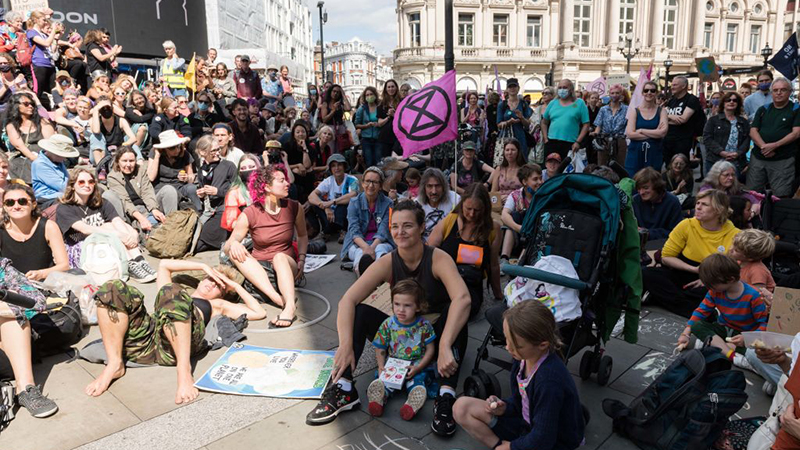 Hipster Climate Change Protesters Dumped 120 TONS Of Rubbish In London