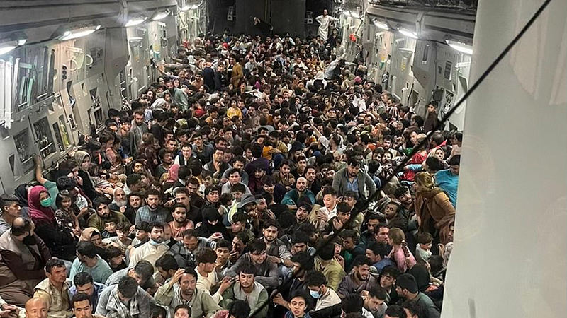 Unbelievable Photo Shows Hundreds Of Afghans Escaped Taliban Aboard U.S. C-17s