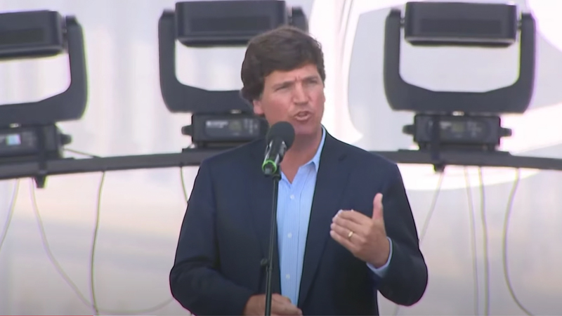 Tucker Carlson: “US is Great… But Hungary Has More Freedom”