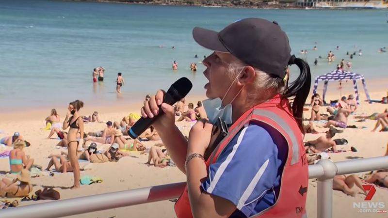 Australia: Hundreds of Maskless Beachgoers Ignore COVID Karen Threatening Fines