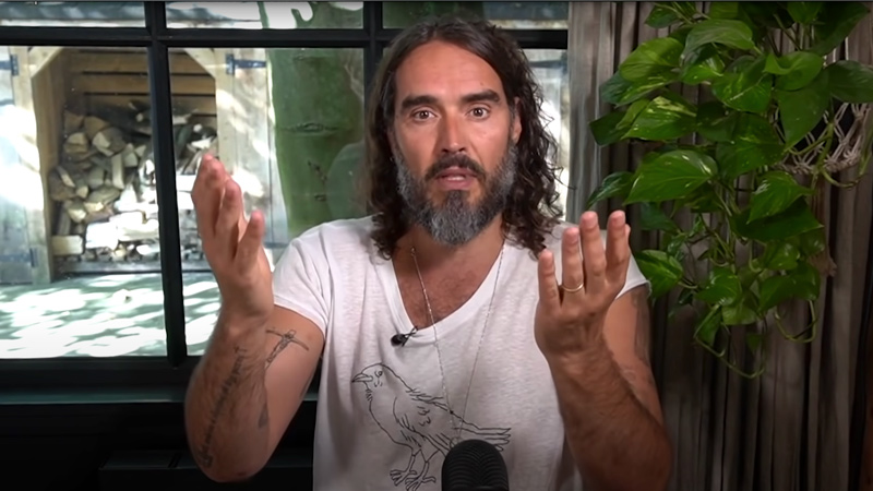 Russell Brand: Russiagate is a Democratic Conspiracy Driven by the Clintons