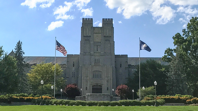 Report: Virginia Tech Instructor Apologises In Syllabus For Being White