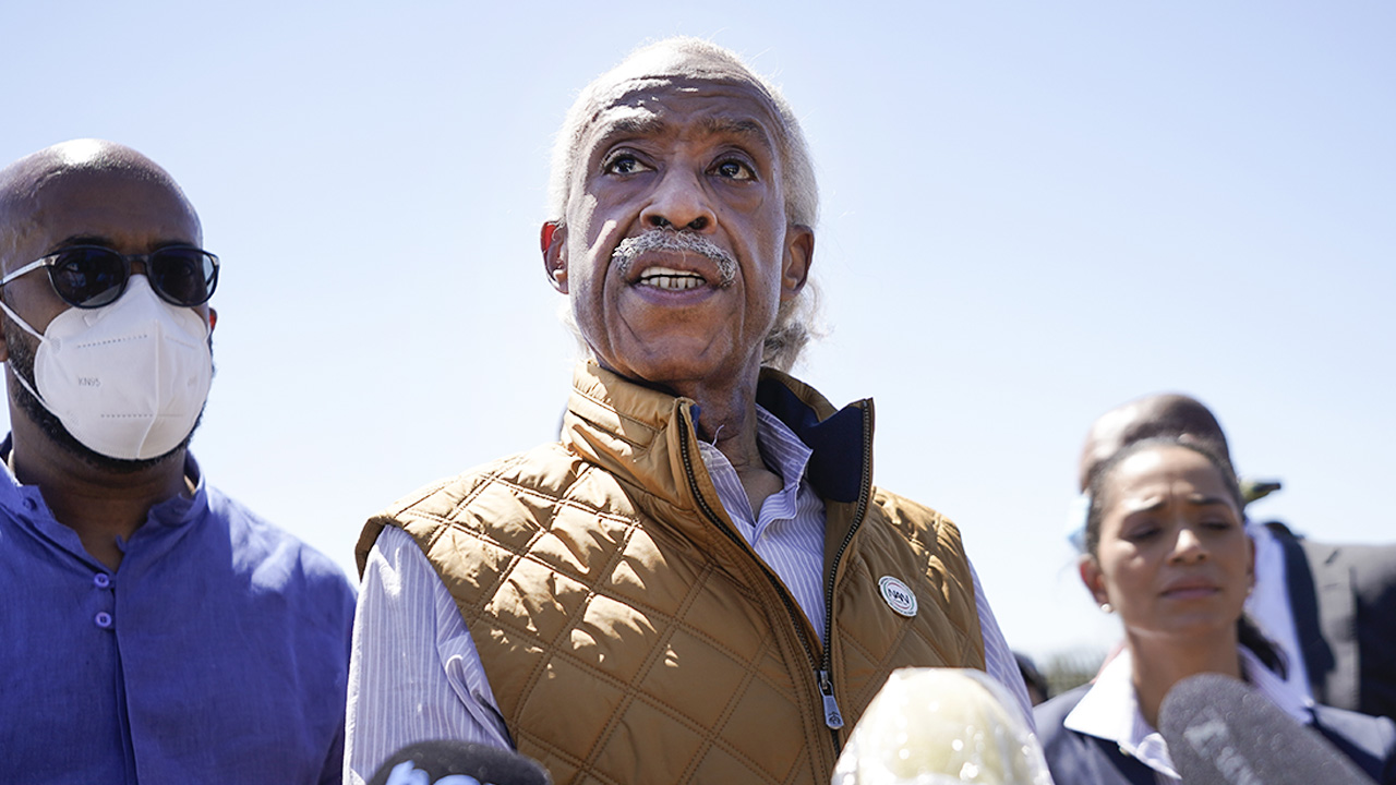 Al Sharpton speech at border drowned out by protesters: 'We don't want his trouble' | Fox News