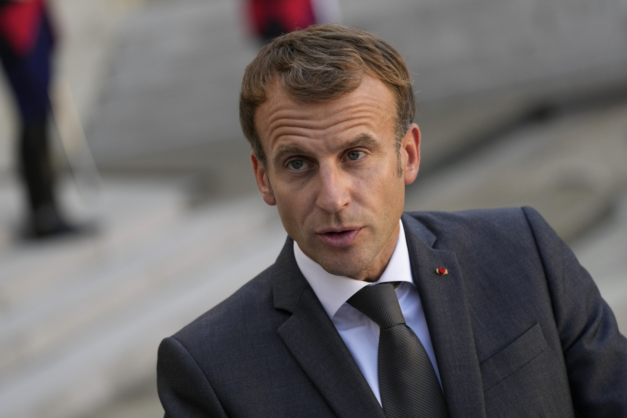 Macron, liberal French government allocate €1 billion to healthcare for illegal migrants in 2022