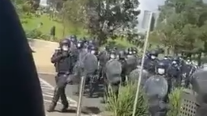 Insane Videos Show Australian Cops Battering Grocery Shoppers, Protesters Fighting Back, Chanting “FREEDOM”