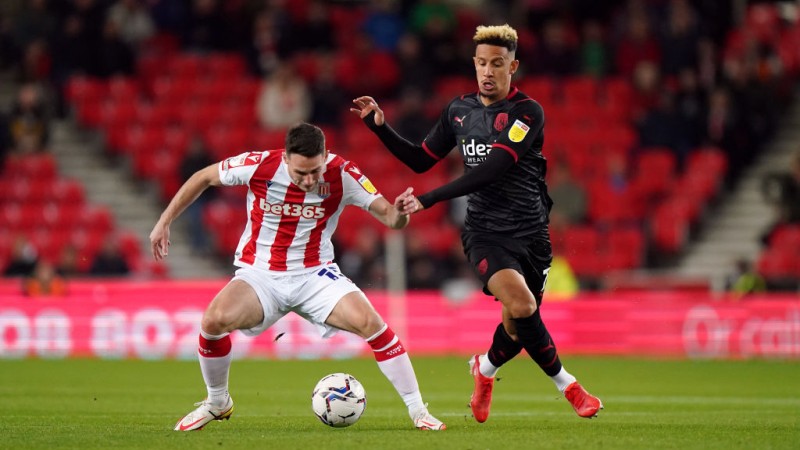 Majority of English Football League Players Not Fully Vaccinated