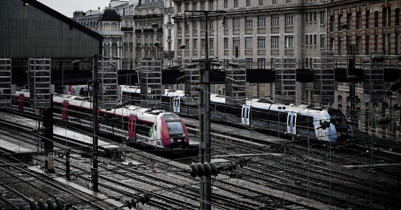 African Migrant Attacks Female Workers on French Train
