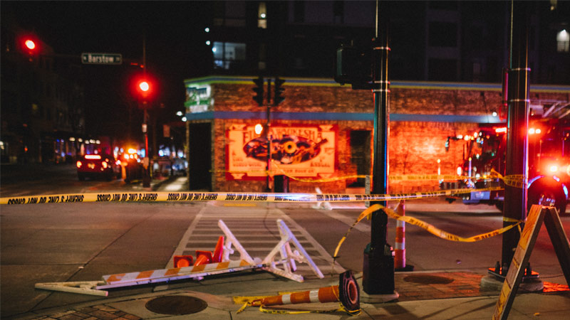 5 Dead After Driver Plows Through Christmas Parade in Wisconsin – Monday Live
