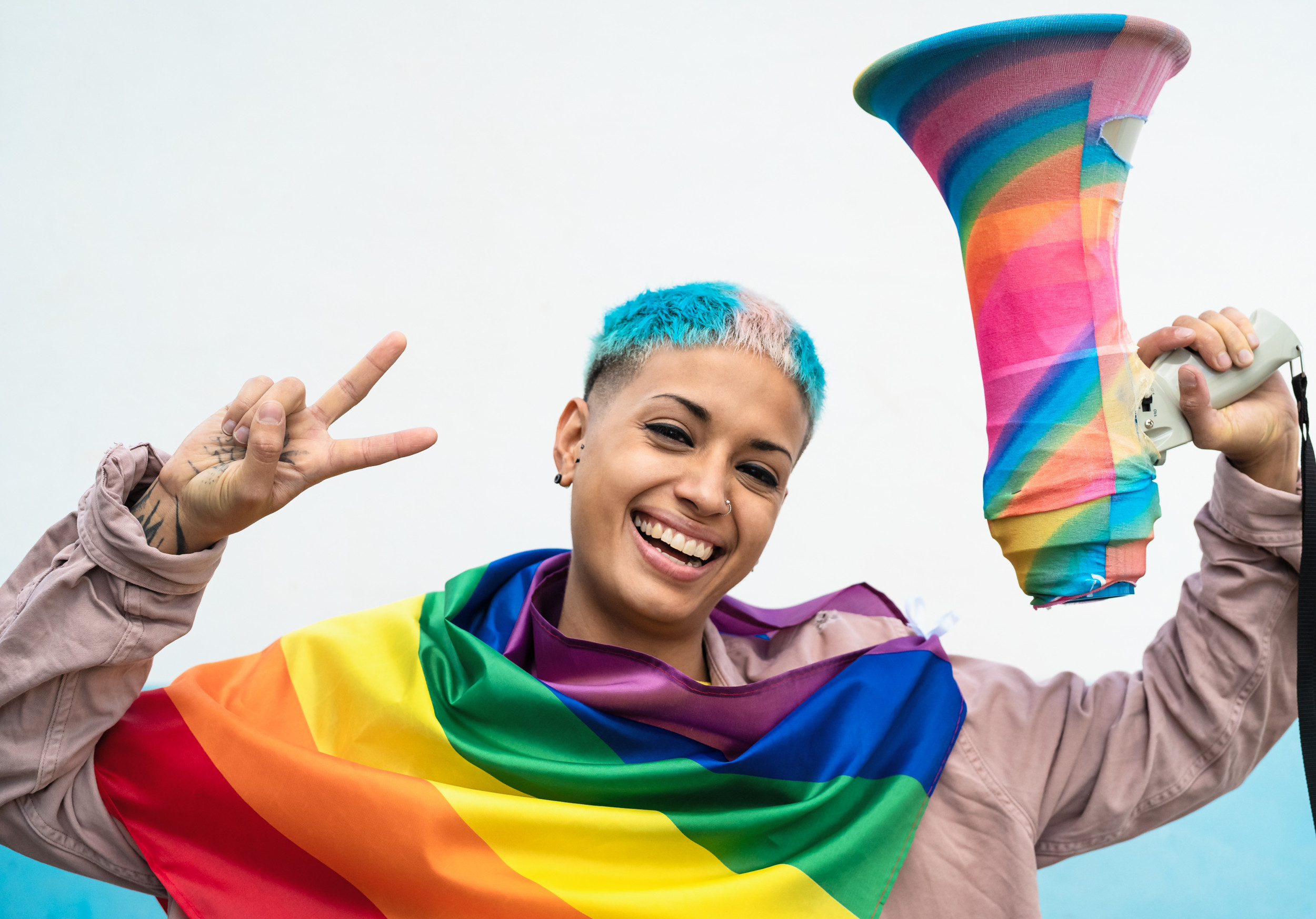Nearly 40 Percent of U.S. Gen Zs, 30 Percent of Young Christians Identify as LGBTQ, Poll Shows