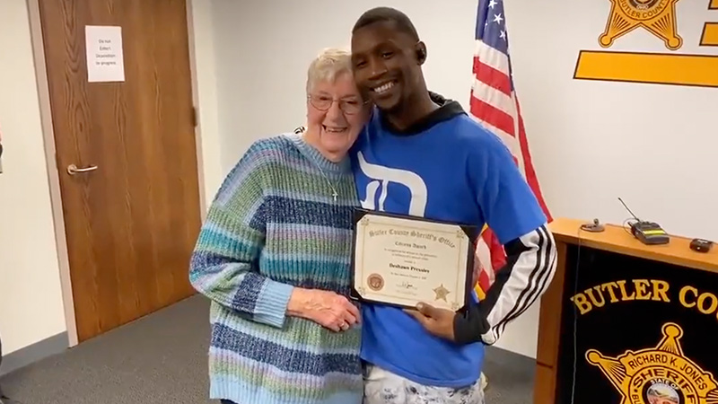 Good Samaritan Praised For Thwarting Robbery Of 87-Year-Old Woman