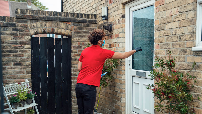 UK to Dispatch Jab Squads Door-To-Door to Homes of Unvaxxed Brits