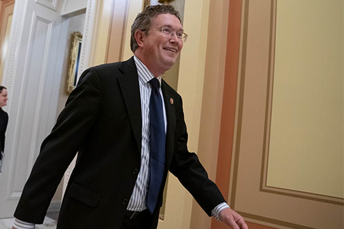 Thomas Massie's Gun-Filled Christmas Photo Brings out the Left's Biblical Scholars Who Clearly Know Nothing About Christ – RedState