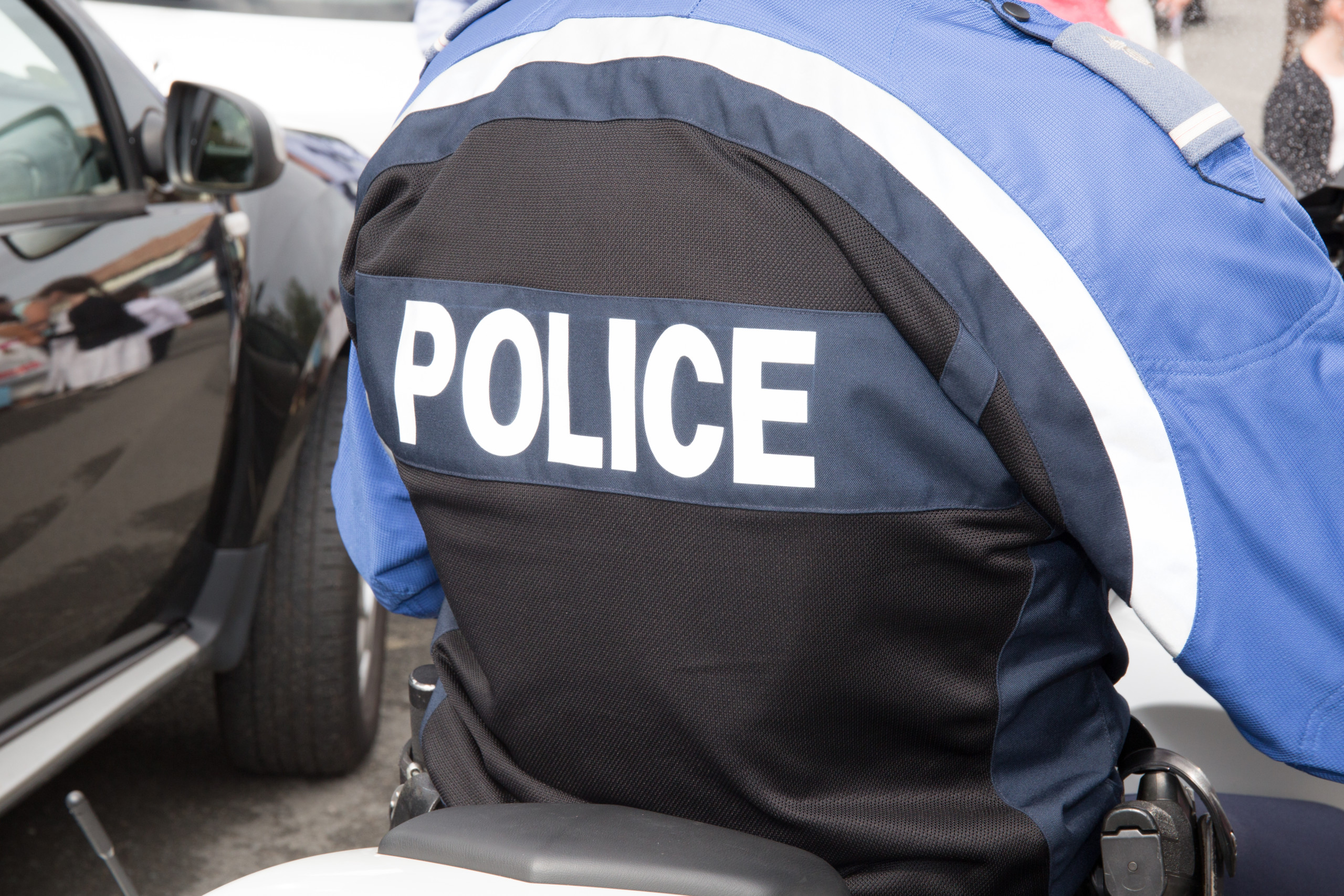 Islamists attack Catholic procession in Paris suburbs