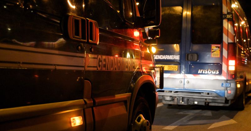 Paris Suburb Rocked by Gunfire, Explosions as Rival Gangs Wage War