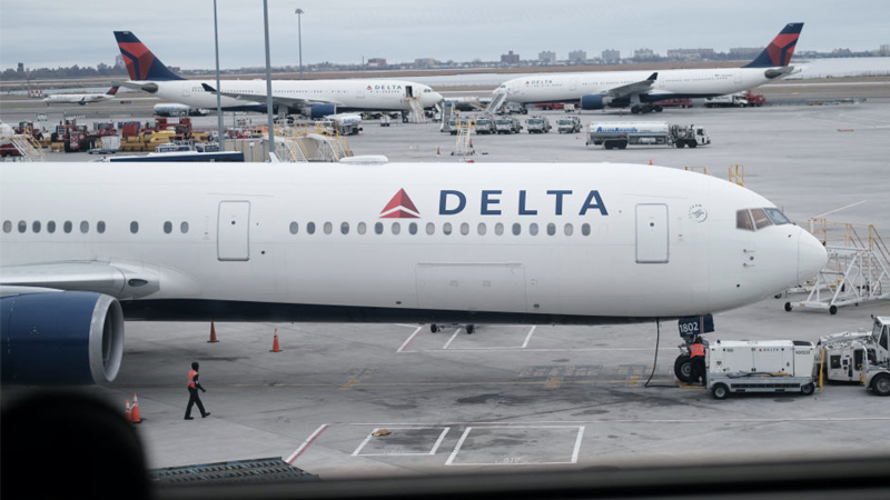 Video: Maskless Karen Assaults Passenger For Not Wearing Mask on Delta Flight