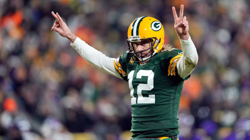 “He’s A Bum”: Aaron Rodgers Calls Out NFL MVP Voter Who Won’t Back Him Because He’s Unvaccinated