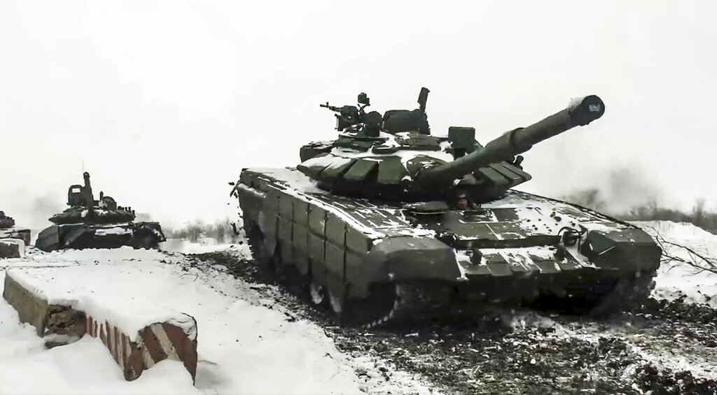 How long can Russia keep its army on the border with Ukraine?