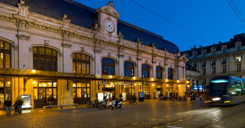 France: Man Jumped by African Illegal in Attempted Robbery