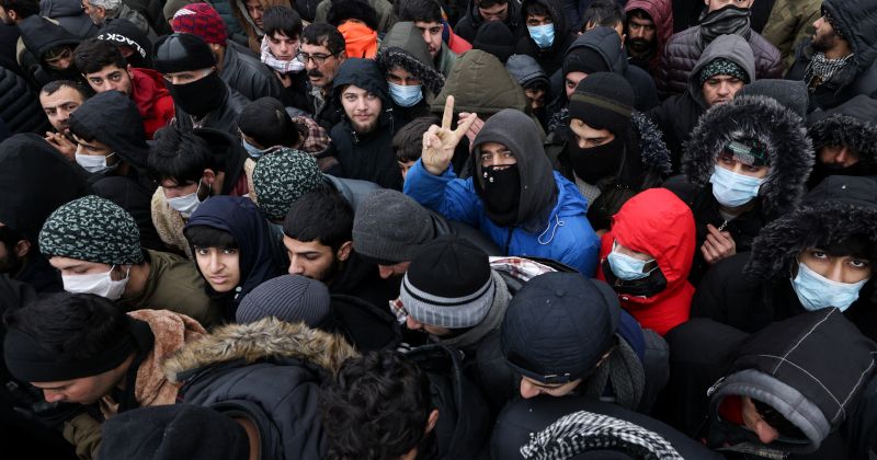Thousands of Iraqis 'Trapped' at Belarus-Lithuania Border Flown Home