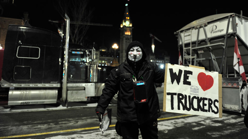 Truckers Form Blockade at US-Canada Border as Trudeau Gov’t Sends SWAT Units