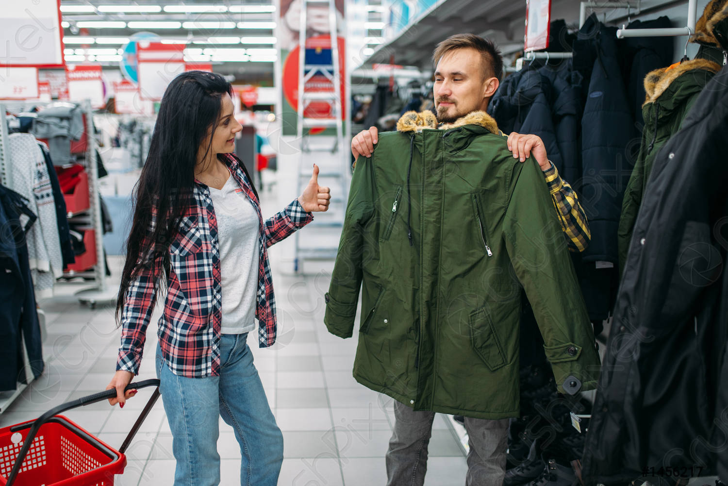 In Italy, police are launching random checks on those who buy clothes without a certificate – World-Signals News