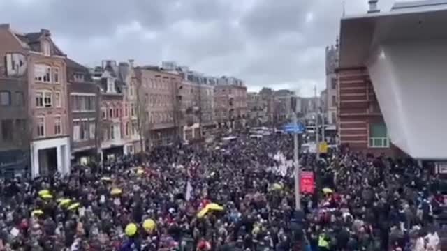 AMSTERDAM! AFP News… A ‘FEW DOZEN’ Protest Against Covid Measures..!!!