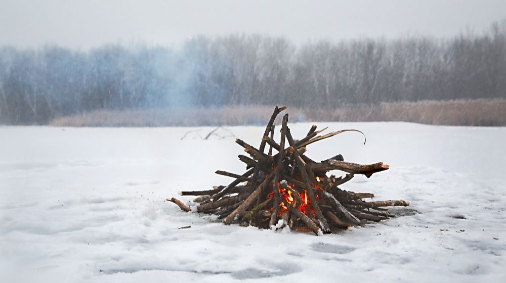 9 Smart Uses for Snow to Keep You Alive