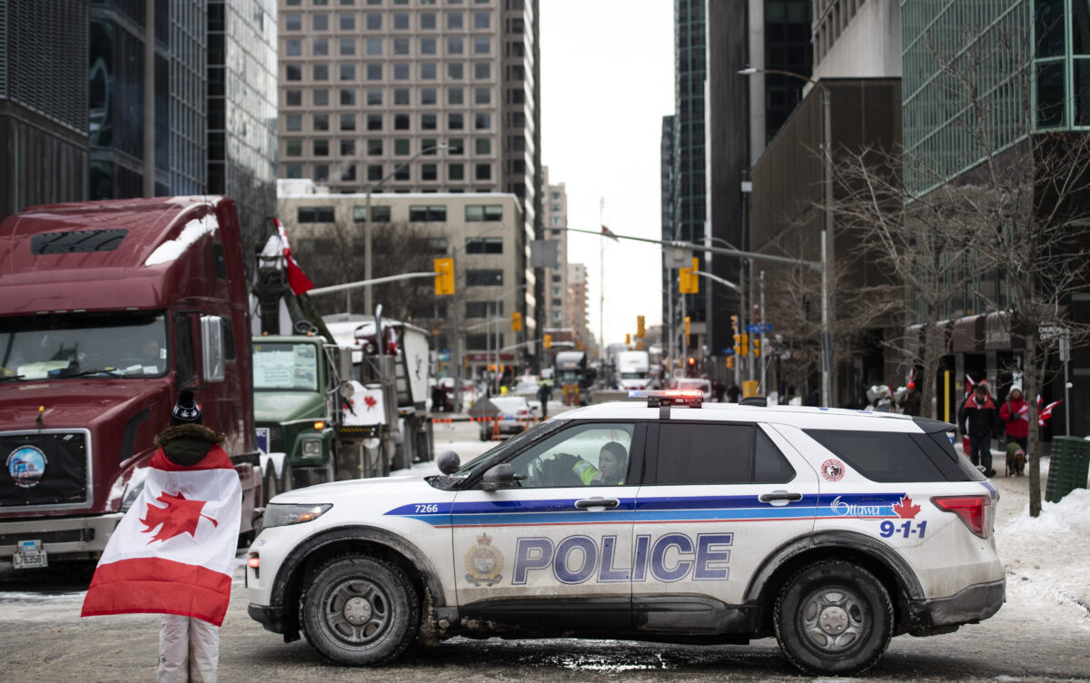 Ottawa Police Seize Fuel From Freedom Convoy Protest Site, Make More Arrests