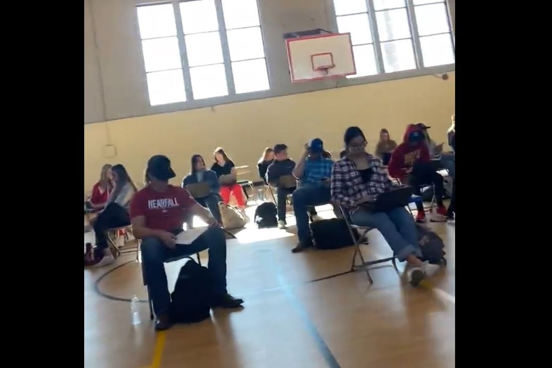 California High School 'Barricaded' Unmasked Students in Unheated School Gym – RedState