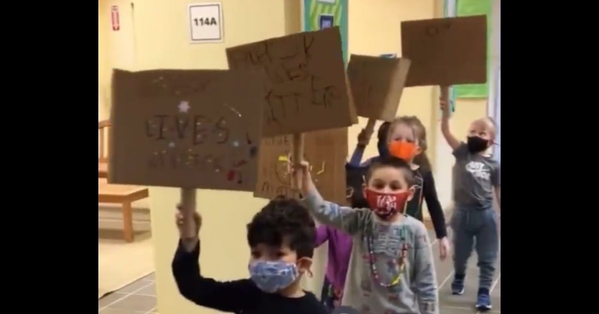 'This Made Me Throw Up': Viral Clip of Wide-Eyed 5-Year-Olds Forced to March, Chant for BLM - Report ⋆ Flag And Cross