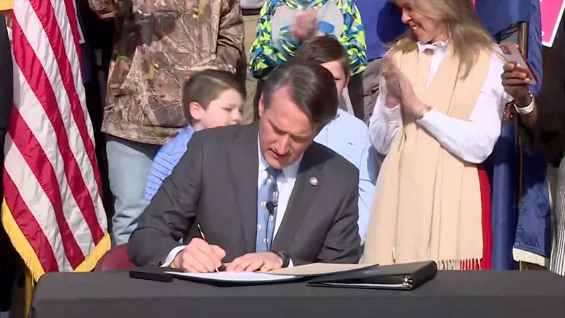Virginia Governor Youngkin Signs Bill Outlawing School Mask Mandates