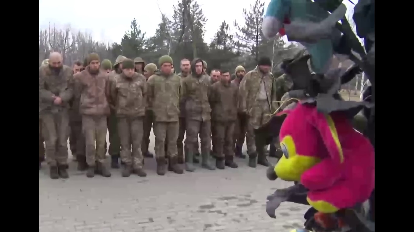 Captive soldiers were taken to a monument with 91 children killed – World-Signals News
