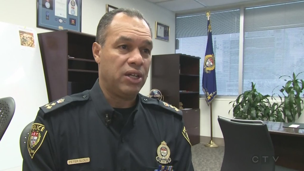 There is no mandatory vaccination for Ottawa police, but unvaccinated cops are terrorizing ordinary people to get vaccinated – World-Signals News