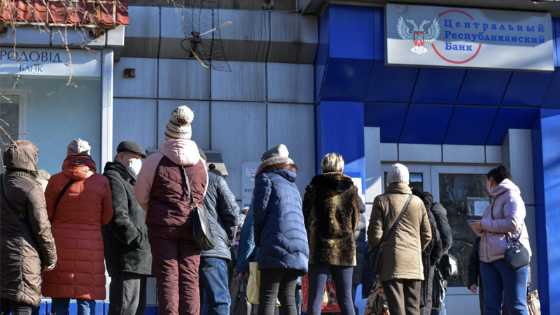Bank Runs Underway In Russia As US & EU Agree To Cut Off Country From SWIFT System