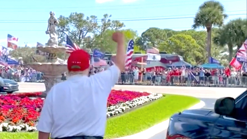 Watch: MAGA Flash Mob Cheers Trump On President’s Day