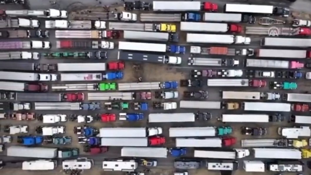 VIDEO: American Truck Convoy Encircles DC on Capital Beltway During First Day of Protests