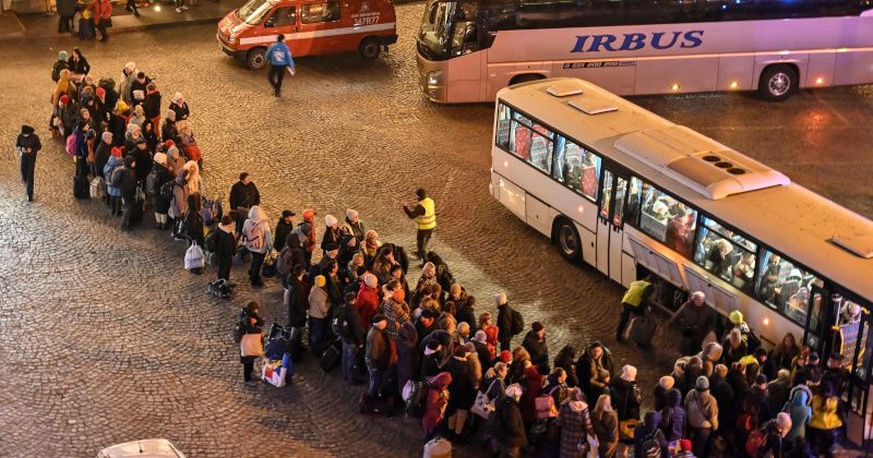 Poland Still Thwarting Migrants Entering via Belarus as Ukraine Refugees Pour In
