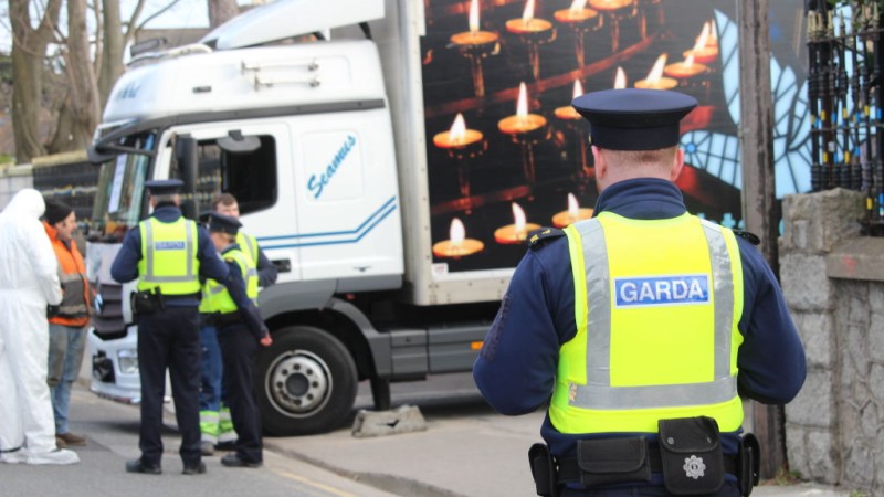 Irish Man Arrested After Driving Truck Through Gate of Russian Embassy – NewsWars