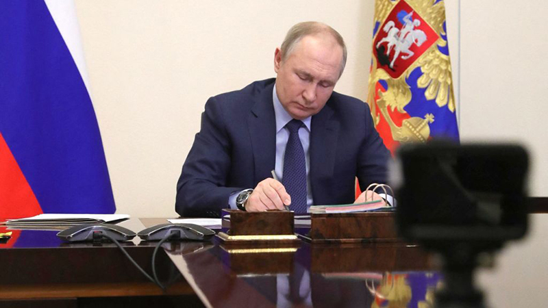 General Flynn: Putin Is Derailing The New World Order