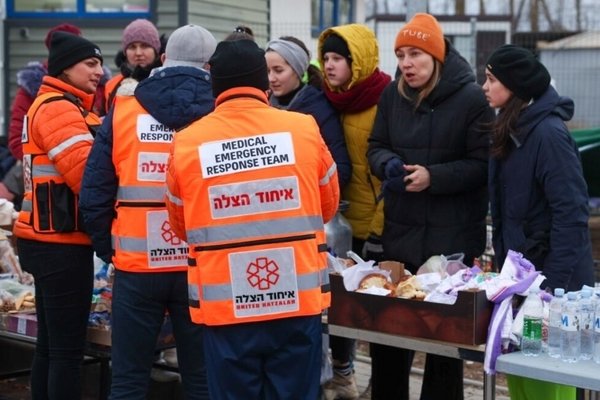 Israeli Aid Worker Delivers Heartbreaking Report From Ukraine Border | United with Israel