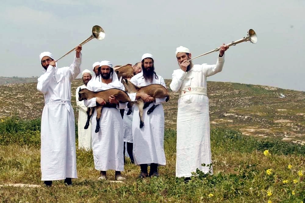 Israel's Priests Prepare for the Third Temple | Messianic Bible