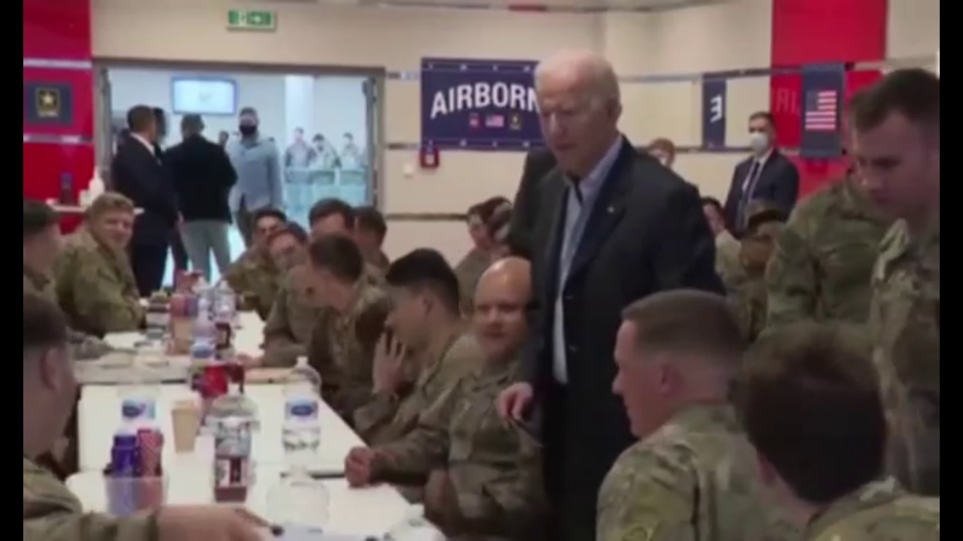Biden visits the border with Ukraine, but refuses to visit the southern border of his own country – World-Signals News