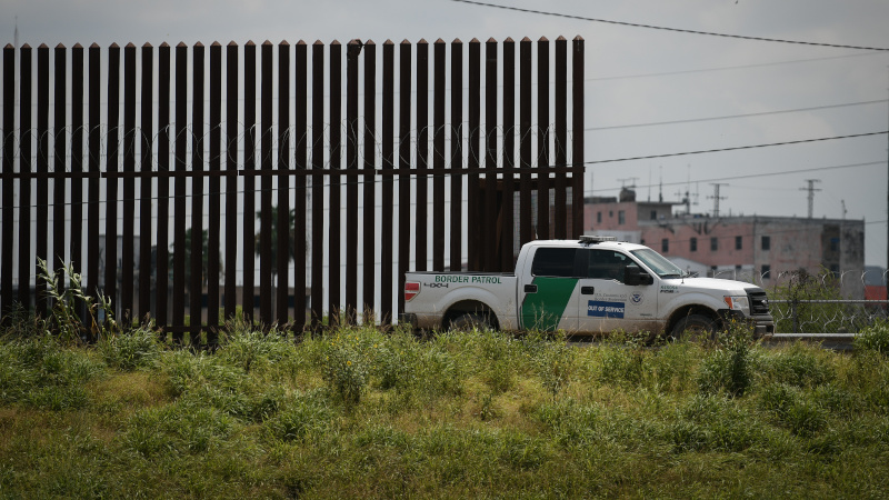 Teen Illegal Alien Crashes Into Border Patrol Vehicle During Smuggling Bust – NewsWars