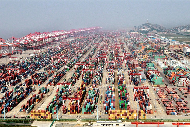 The blocking of trucks and container ships is growing outside of Shanghai – World-Signals News