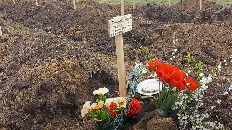 Video: Reporter Disproves US Media’s Claim Of Russian ‘Mass Grave’ War Crime