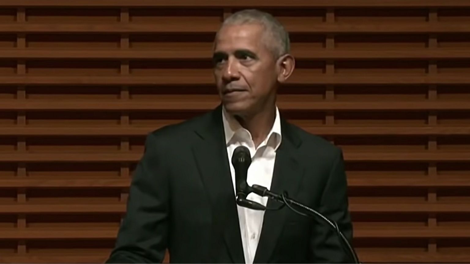Obama calls for internet speech regulation