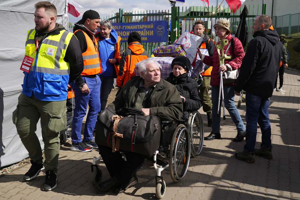 EU funds for hosting Ukrainian refugees ‘pathetically low,’ says Polish infrastructure minister